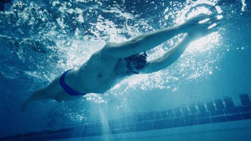 Aprende a nadar por fisioterapia Sevilla